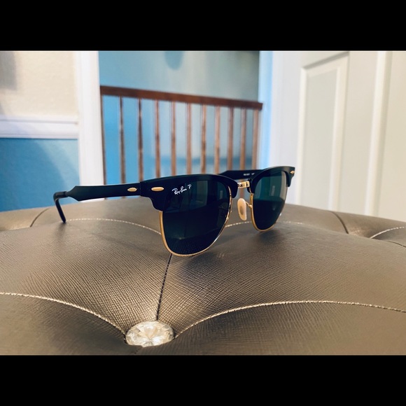 Beautiful Ray Bands. - Picture 3 of 5